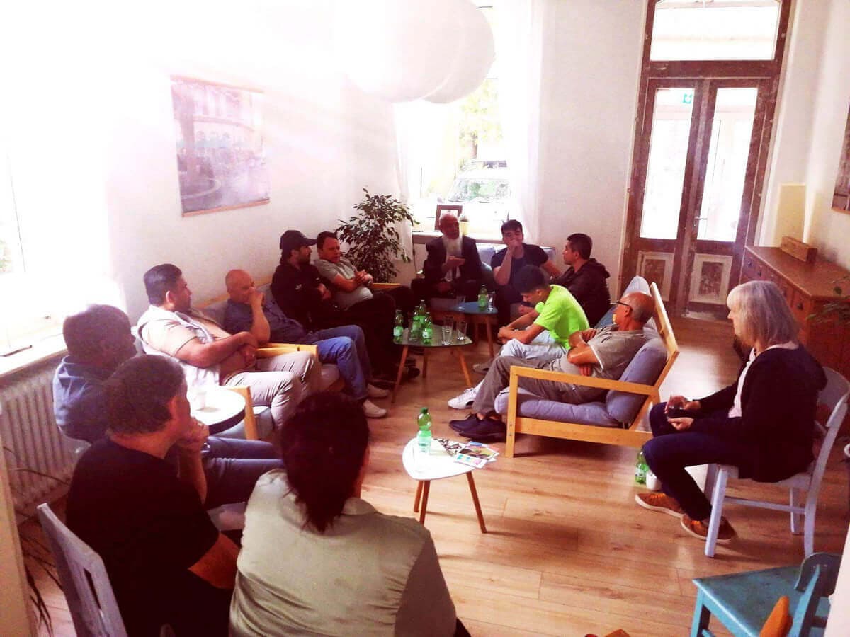 Männergruppe im Gesprächskreis